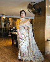 Saira review photo