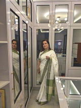 Mohsina Raza review photo
