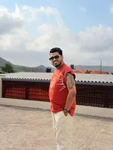 yash talwar review photo