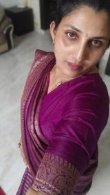 Neha Sharma review photo
