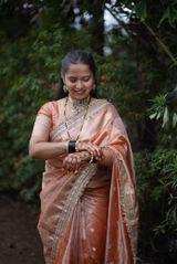 khushi gupta review photo