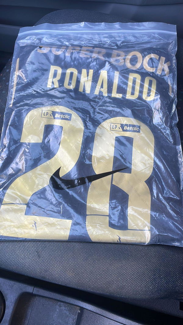 תמונה של Sporting Lisbon 23/24 Season Third Shirt מביקורת של Ben Yanai