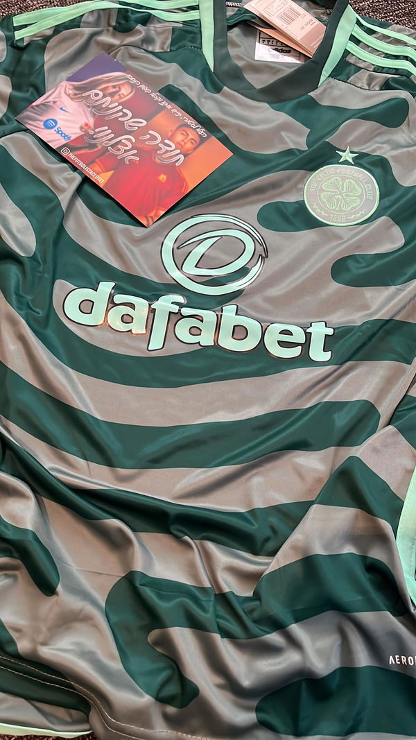 תמונה של Celtic Third Shirt מביקורת של Customer