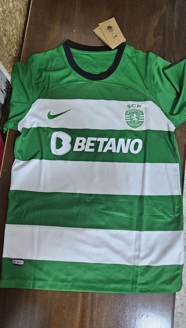 תמונה של Sporting Lisbon 23/24 Season Home Shirt מביקורת של Njwan Gnama