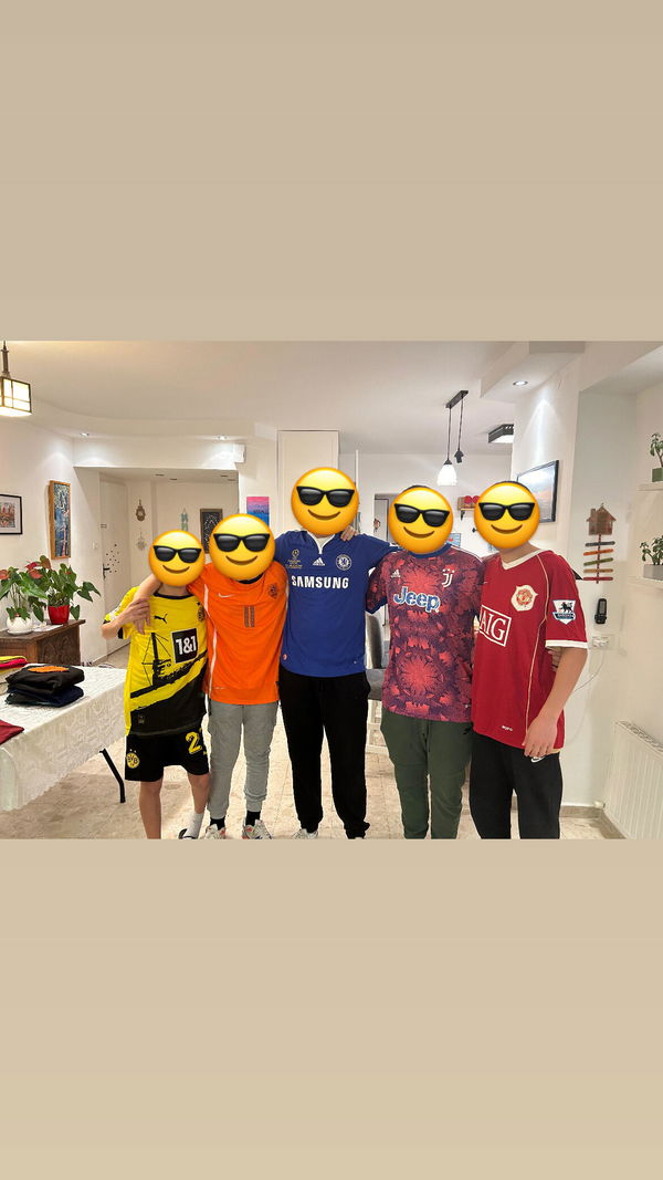 תמונה של חולצה בהפתעה מביקורת של נועם