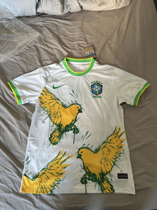 תמונה של Brazil Piegon White Special Shirt מביקורת של Benel Mangisto