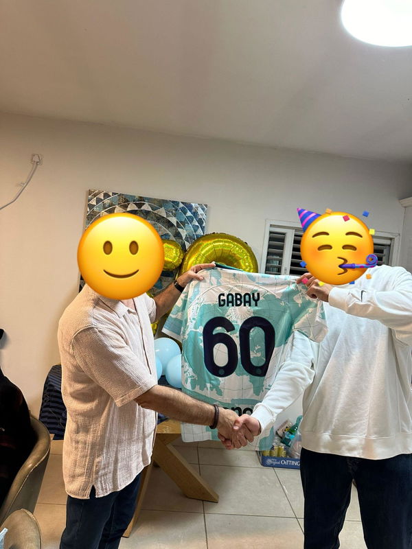 תמונה של חולצה בהפתעה מביקורת של Tal