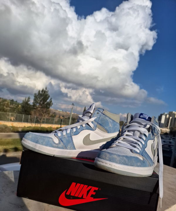 תמונה של Jordan 1 Retro High Hyper Royal Smoke Grey מביקורת של noam