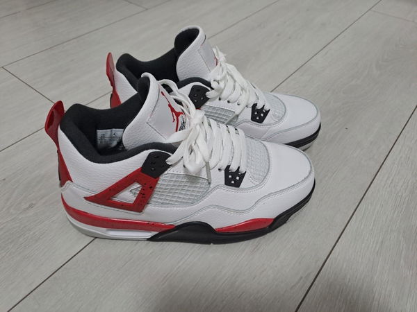 תמונה של Air Jordan 4 Retro Red Cement מביקורת של נועם