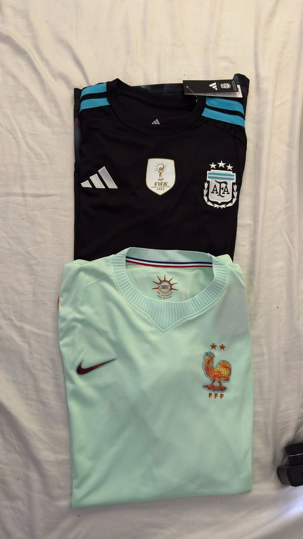 תמונה של חולצת משחק חוץ נבחרת צרפת מונדיאל 2026 מביקורת של לירון בן חיים