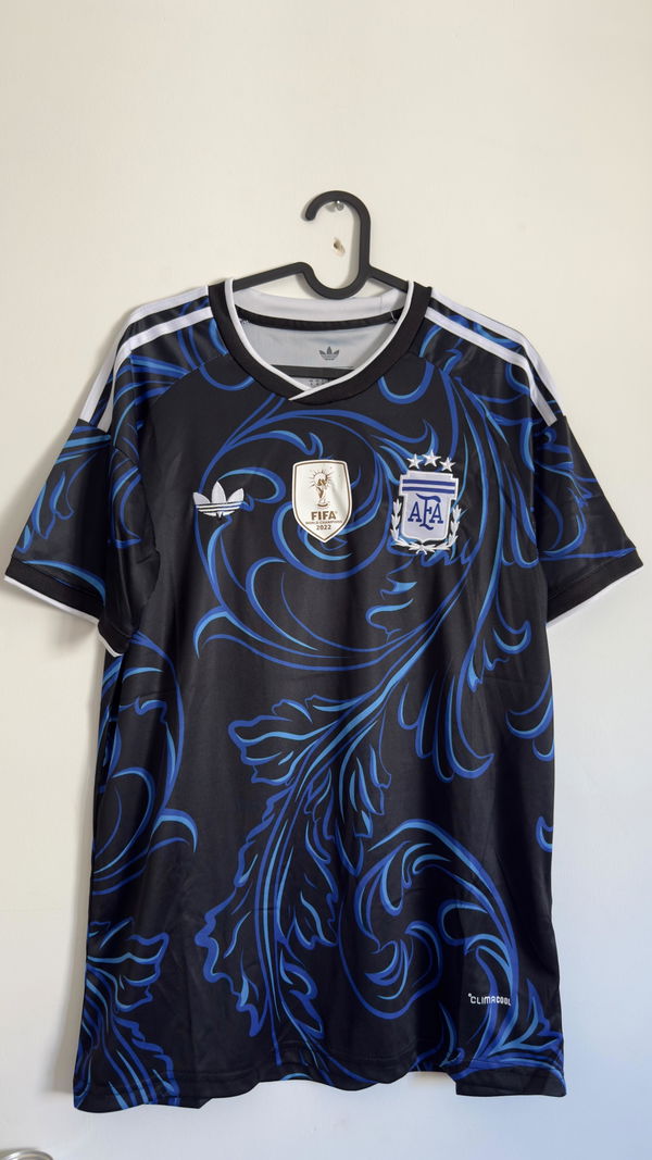 תמונה של argentina national team 2026 away shirt מביקורת של נויה מרציאנו