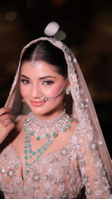 Aditi Chopra review photo