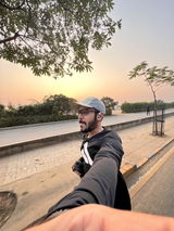 Varun Panchal review photo