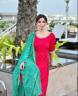 Divya Arya review photo