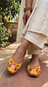Aasha gupta review photo