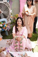 Samiksha Rawal review photo