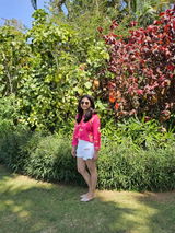 Shanaya review photo