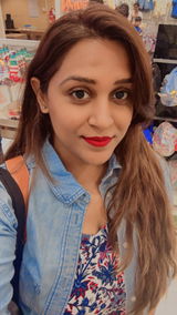 Naina Bisaria review photo