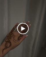 Oumayma K. review photo