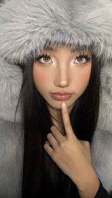 Kim review photo