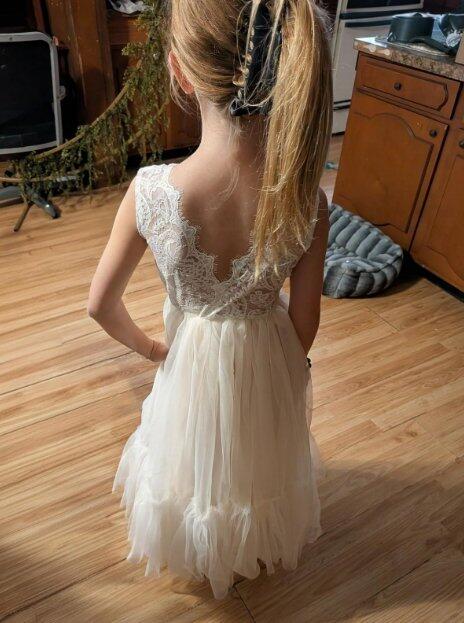 TinyTulle Elegant Lace Sleeveless Tulle Flower Girl Dress for Weddings