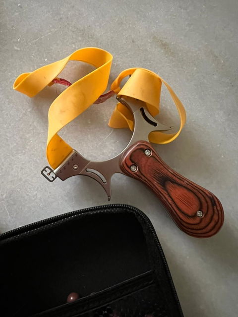 Tirachinas Profesional con Mango de Madera para Caza con Estuche Incluido [Producto Premium]
