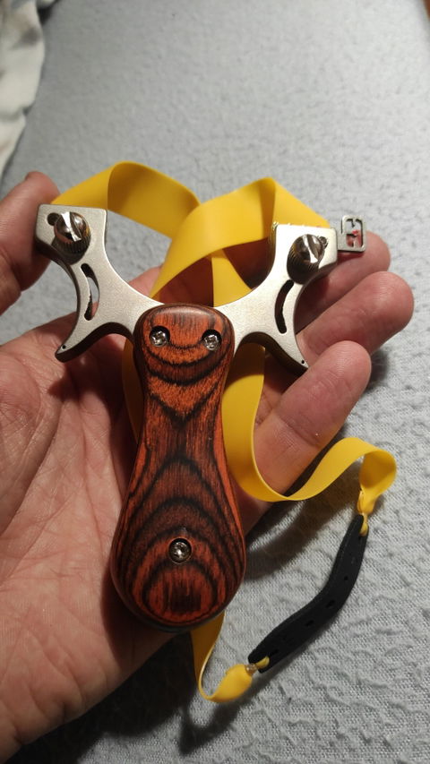 TIRACHINAS PROFESIONAL CON MANGO DE MADERA PARA CAZA ESTUCHE INCLUIDO [PRODUCTO PREMIUM]