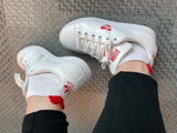 Suzanne review photo