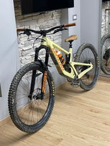 Lorenzo review photo