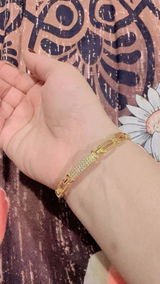 ameer hamza review photo