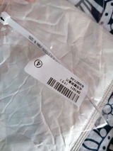 V. review photo