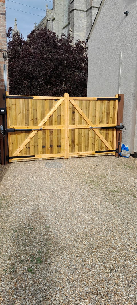 TOPENS A8132 Heavy Duty Dual Swing Gate Opener