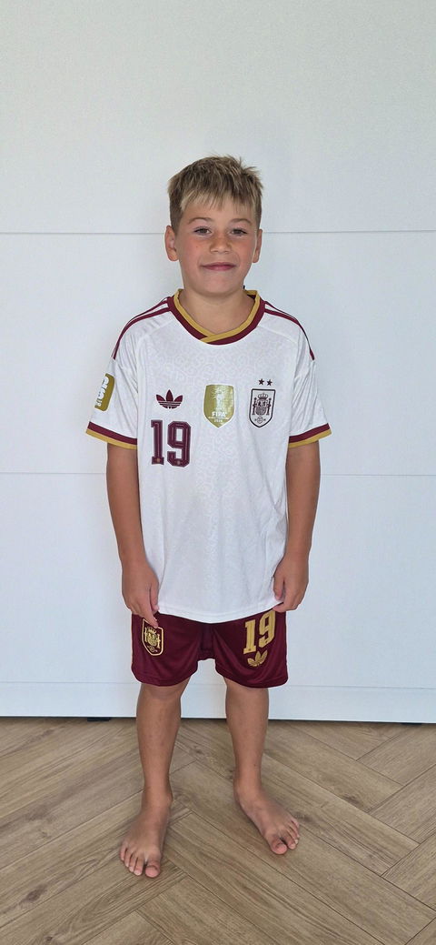 Dziecięcy zestaw Hiszpanii Champion Edition wyjazdowa - Mundial 2026