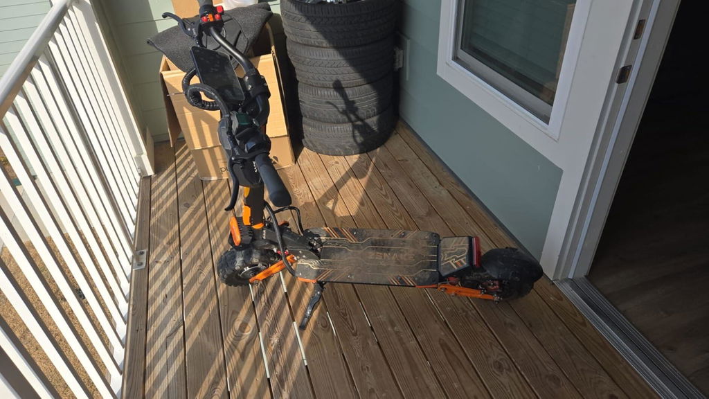 TopRiding ZSNAKE Z36 - Adult Electric Scooter, 5600W Dual Motors, 11" Tires