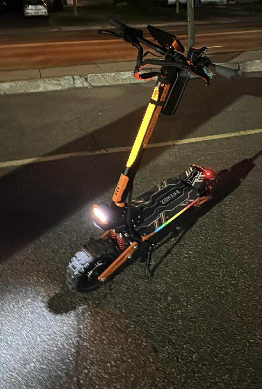 TopRiding ZSNAKE Z36 - Adult Electric Scooter, 5600W Dual Motors, 11" Tires