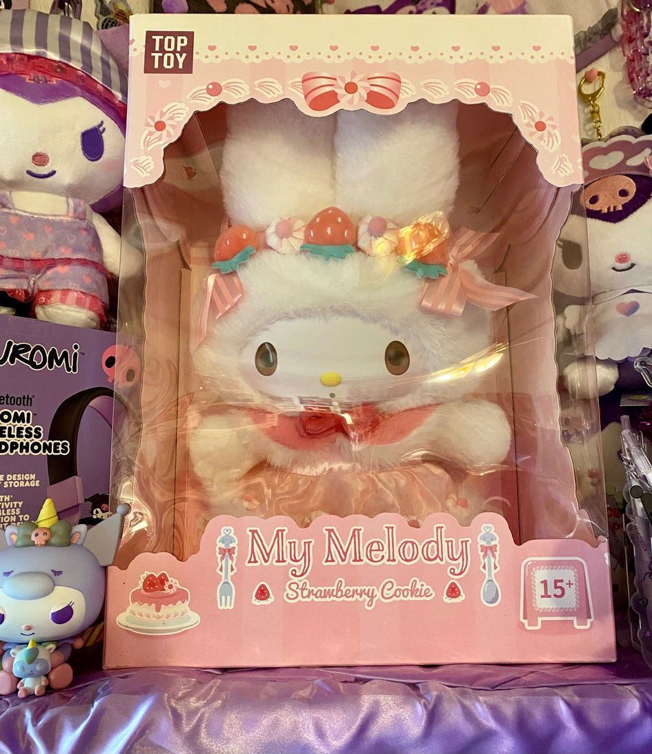My Melody Strawberry Cookie & Colorful Frosting Series Vinyl 400