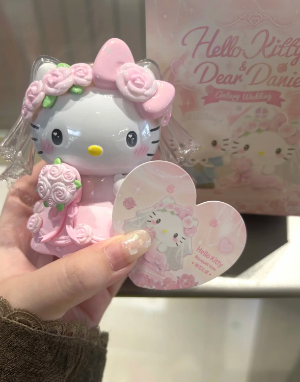 Hello Kitty & Dear Daniel Century Wedding Series Figures Blind Box