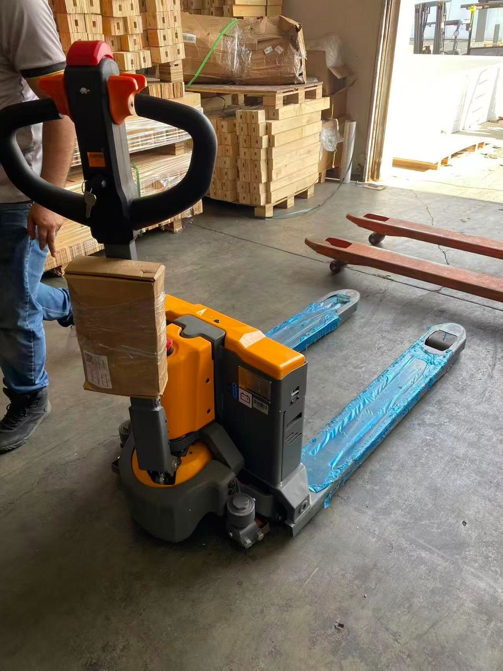 Electric Pallet Jack 3300 lb Capacity with 48" x 27" Forks Lightweight Lithium Design, T-103701