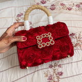 Hania Tahir review photo