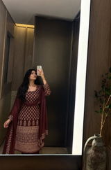 Surbhi review photo