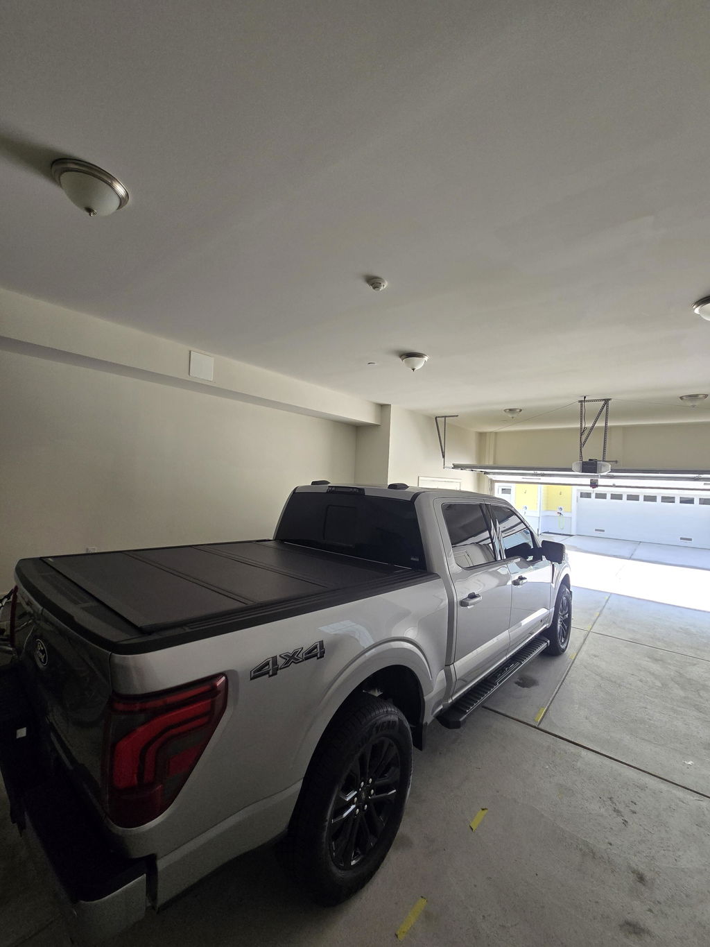 BAKFlip MX4 EZ-Lift Hard Folding Tonneau Cover For 21-26 Ford F-150 5'7" Bed - 450339