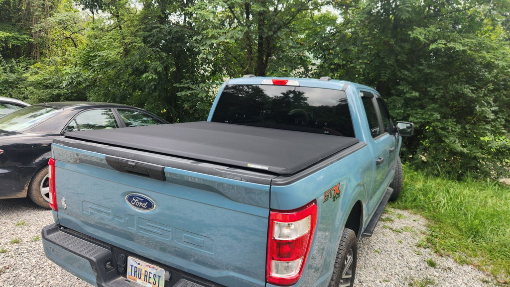 Extang Trifecta Signature 2.0 Soft Folding Tonneau Cover For 21-26 Ford F-150 & 22-26 F-150 Lightning 5'7" Bed - 94702