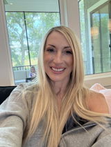 Christina Leander review photo