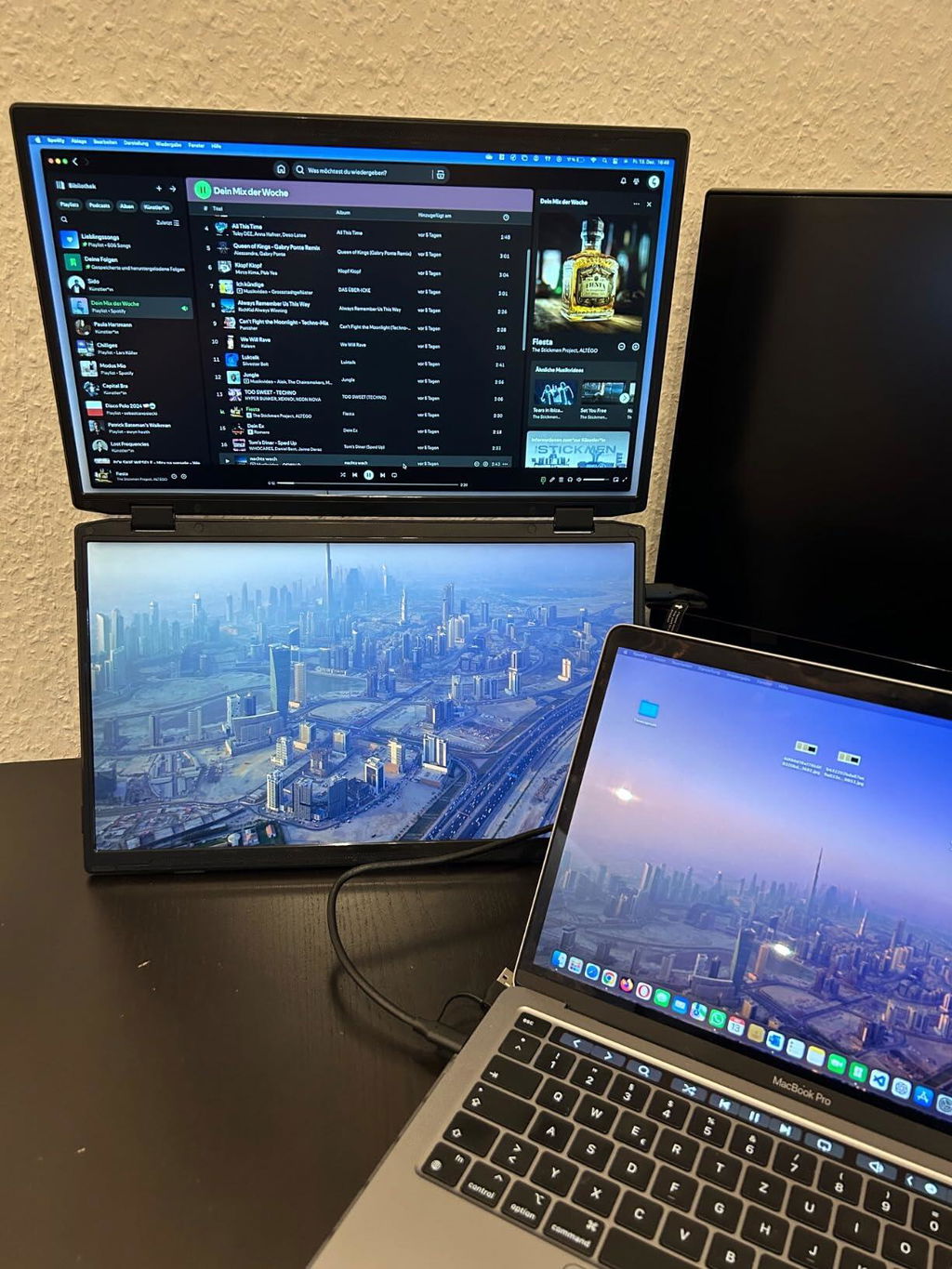 TUTT 15.6” Portable Monitor Dual Screen Extender, Plug and Play, VESA Mount, M4