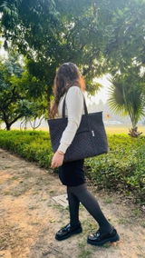 Neha Kulkarni review photo