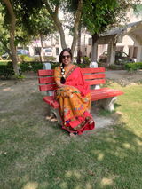 Neeti Dixit review photo