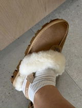 E. review photo