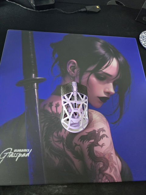 UluGames GlassPad Cam MousePad