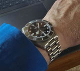 Melvin Hughes review photo