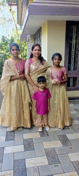 Ishita review photo